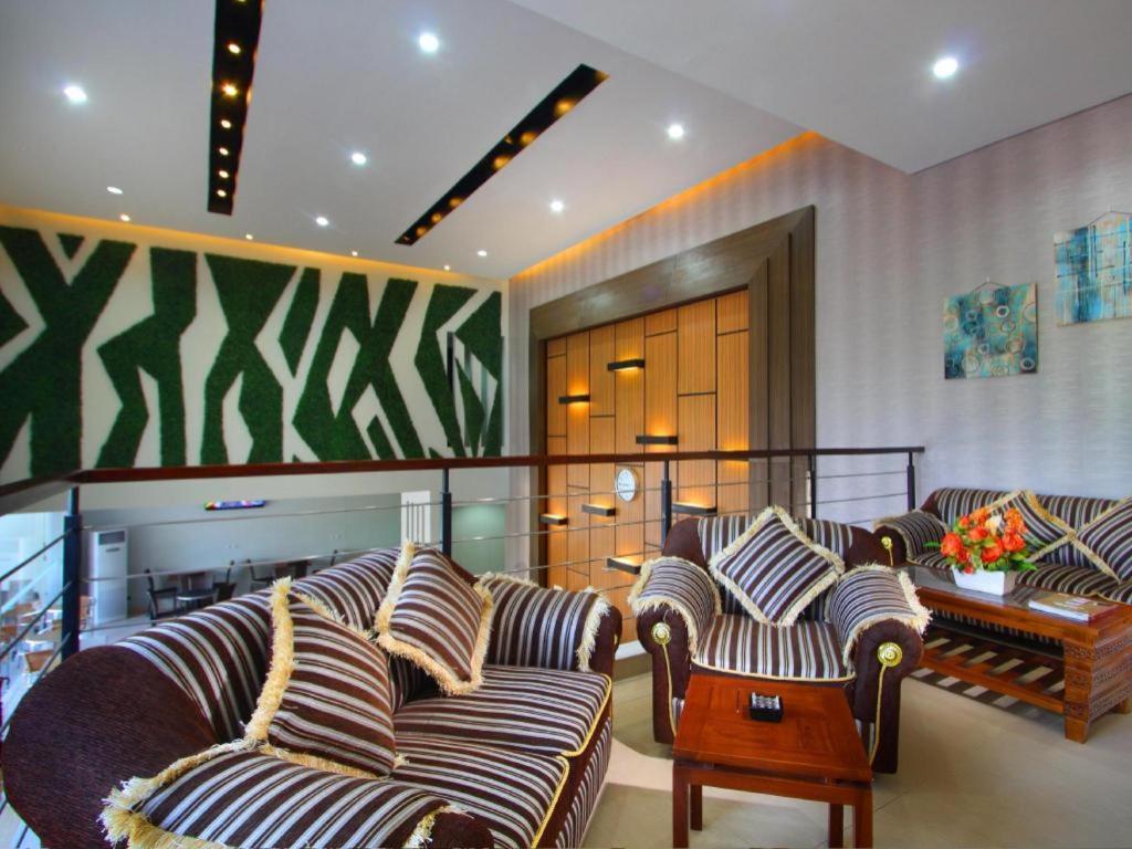 Sumi Simpang Lima Hotel